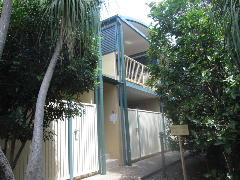 2/33 Lagonda Street, Annerley QLD 4103