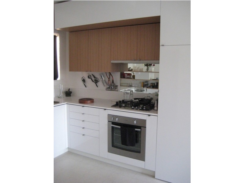 B25/65 O’Shanassy Street, North Melbourne VIC 3051