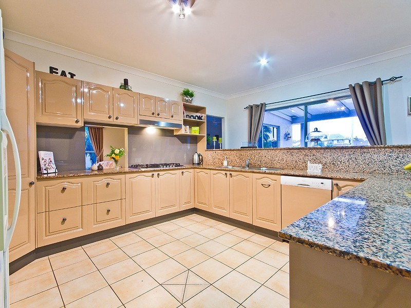 17 Keel Street, Birkdale QLD 4159