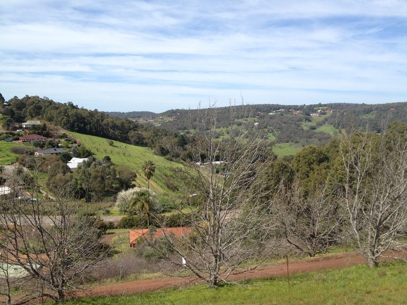 26 Norman  Road, Roleystone WA 6111