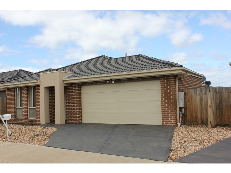 17 Carramar Drive, Melton West VIC 3337