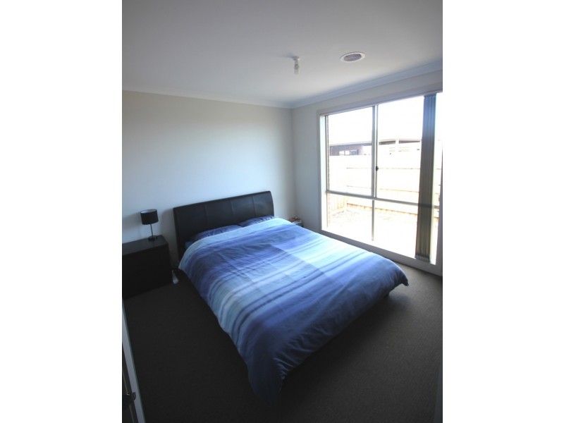 17 Carramar Drive, Melton West VIC 3337