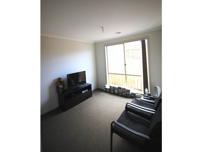 17 Carramar Drive, Melton West VIC 3337