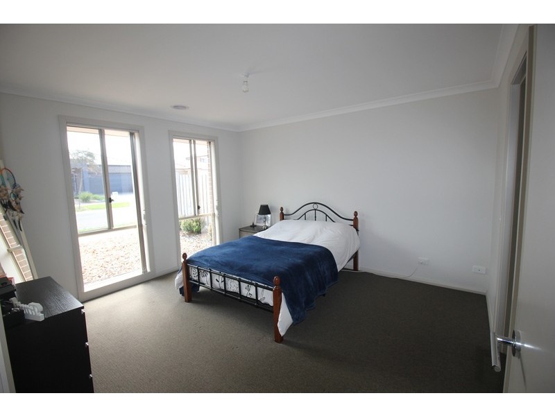 17 Carramar Drive, Melton West VIC 3337