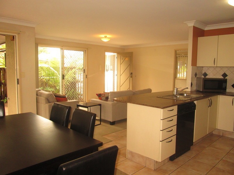 8/1 Glenquarie Place, The Gap QLD 4061