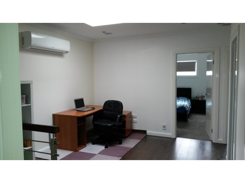 5 Knoll Walk, Epping VIC 3076