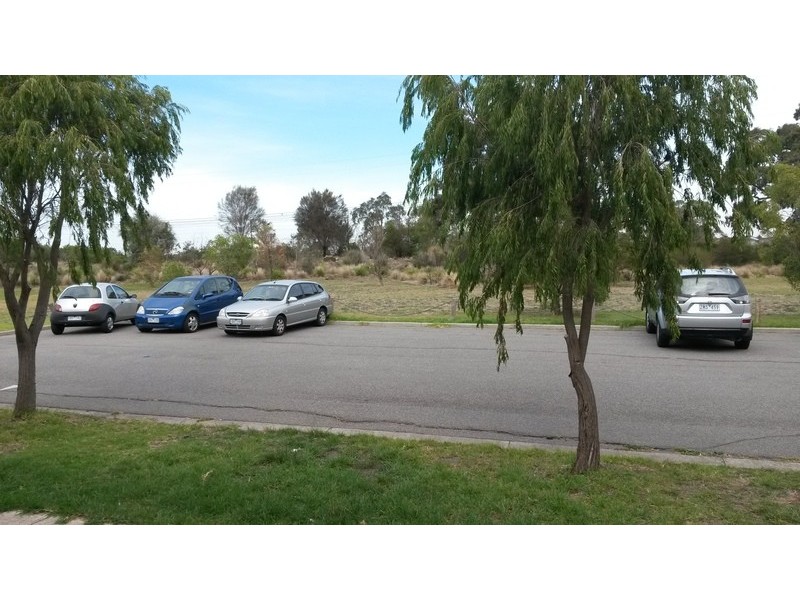 5 Knoll Walk, Epping VIC 3076