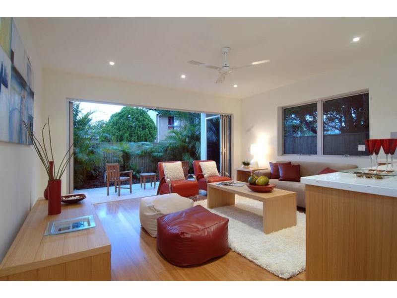 2/117  Laguna Avenue, Palm Beach QLD 4221