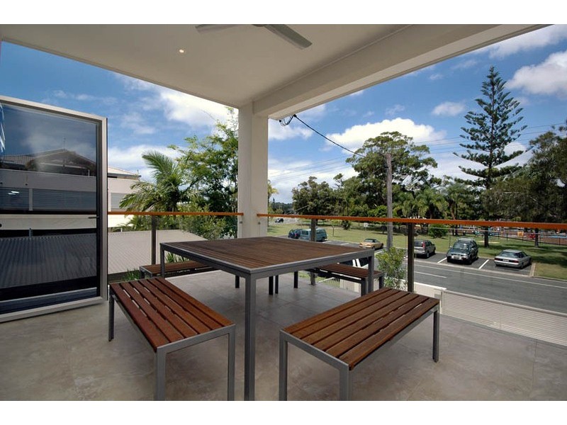 2/117  Laguna Avenue, Palm Beach QLD 4221