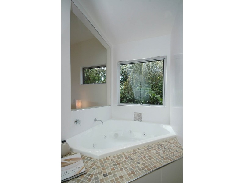2/117  Laguna Avenue, Palm Beach QLD 4221