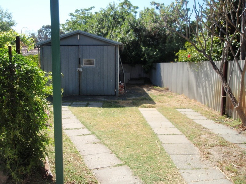 34 Upton Street, St James WA 6102