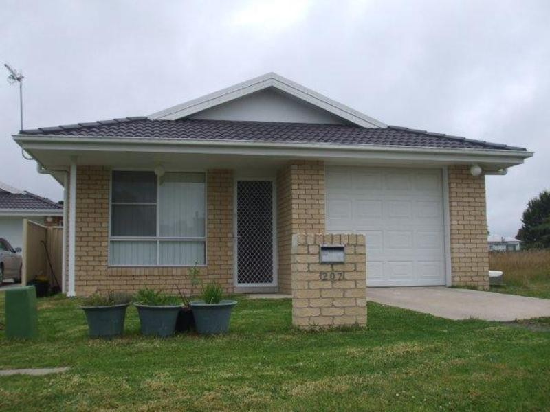 207-207A Lambeth St, Glen Innes NSW 2370