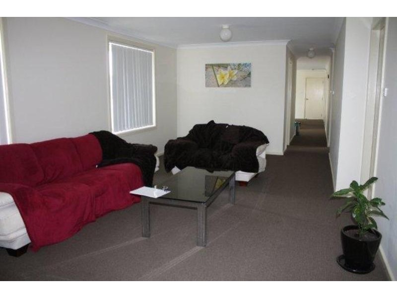 207-207A Lambeth St, Glen Innes NSW 2370