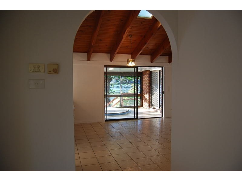 20 Compass court, Mermaid Waters QLD 4218
