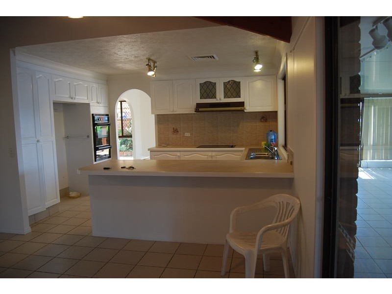 20 Compass court, Mermaid Waters QLD 4218
