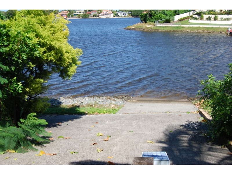 20 Compass court, Mermaid Waters QLD 4218