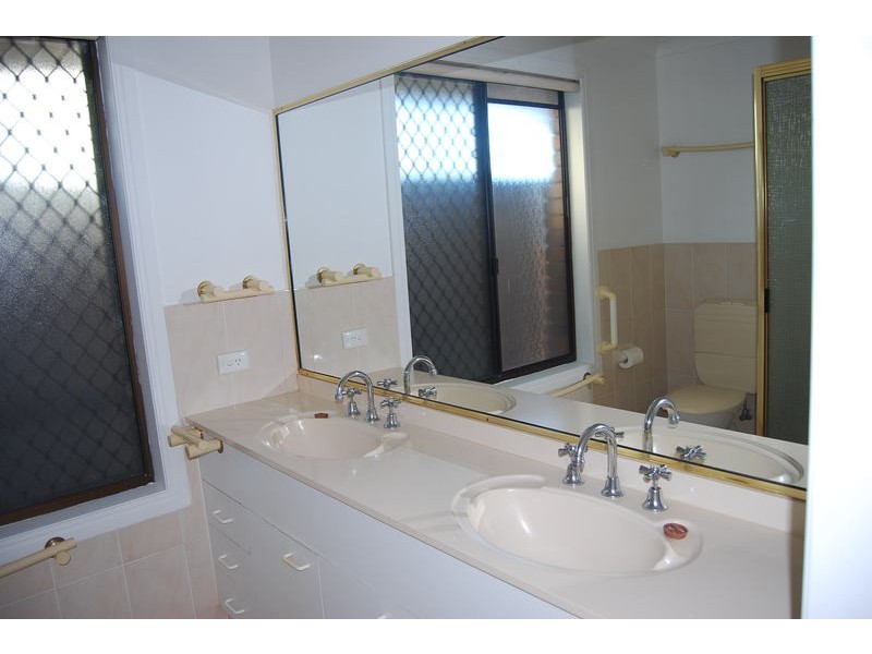 20 Compass court, Mermaid Waters QLD 4218