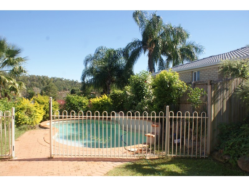 2  Errol Flynn Ct, Parkwood QLD 4214