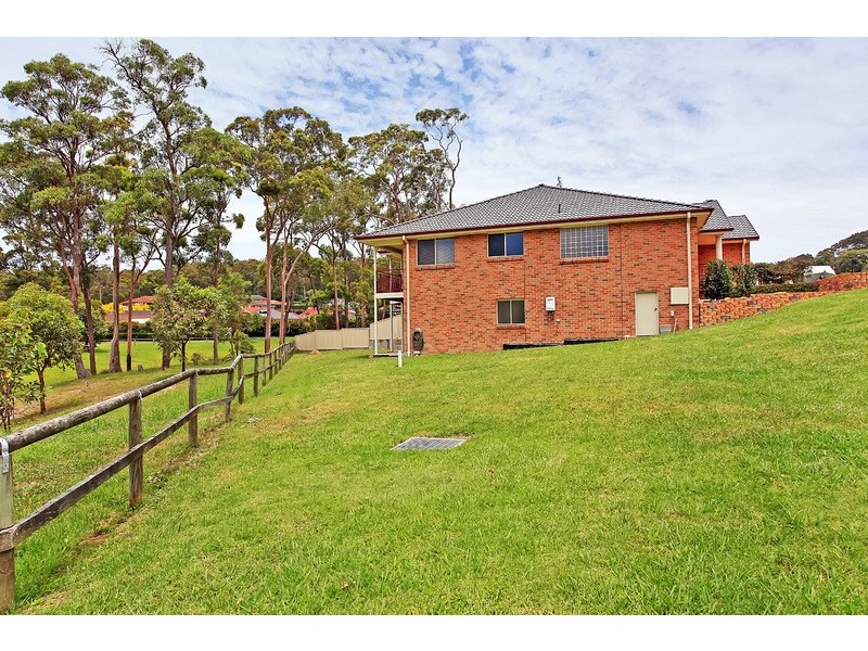 14 Warburton Close, Macquarie Hills NSW 2285