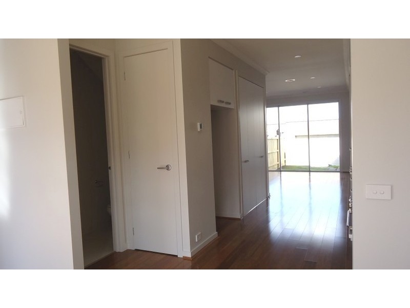 25 Camera Walk, Coburg VIC 3058