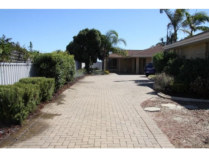 5a  Maple Grove, Halls Head WA 6210