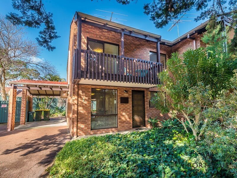 8/5 Elliott Road, Claremont WA 6010