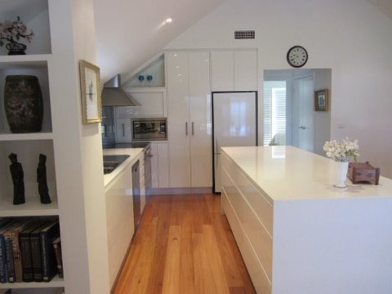 2/562  The Esplanade, Warners Bay NSW 2282