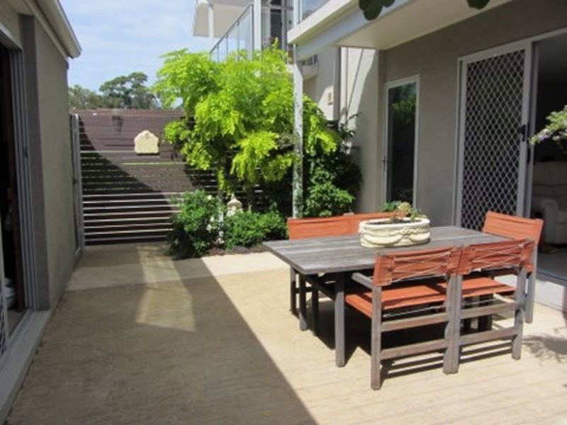 2/562  The Esplanade, Warners Bay NSW 2282