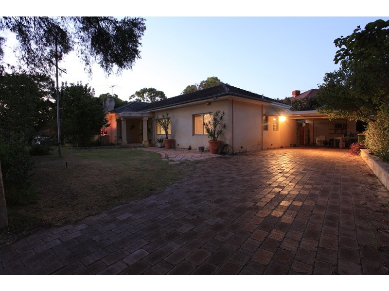 4 Hesperia Ave, City Beach WA 6015