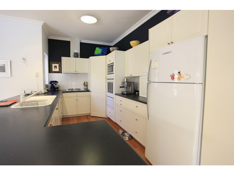 4 Hesperia Ave, City Beach WA 6015