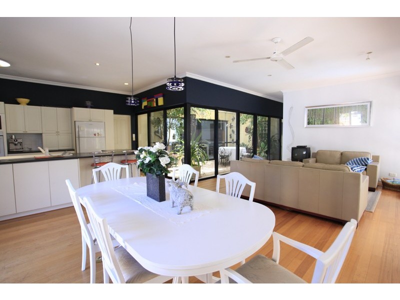 4 Hesperia Ave, City Beach WA 6015