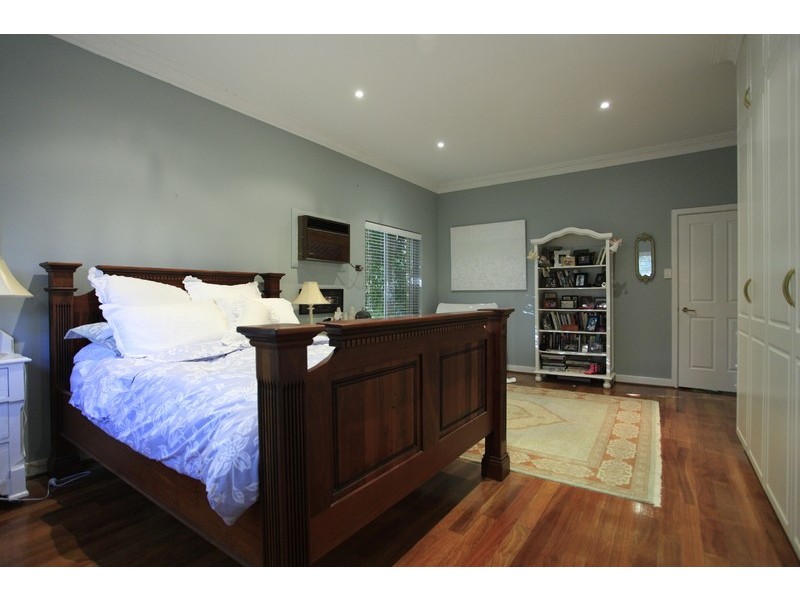 4 Hesperia Ave, City Beach WA 6015