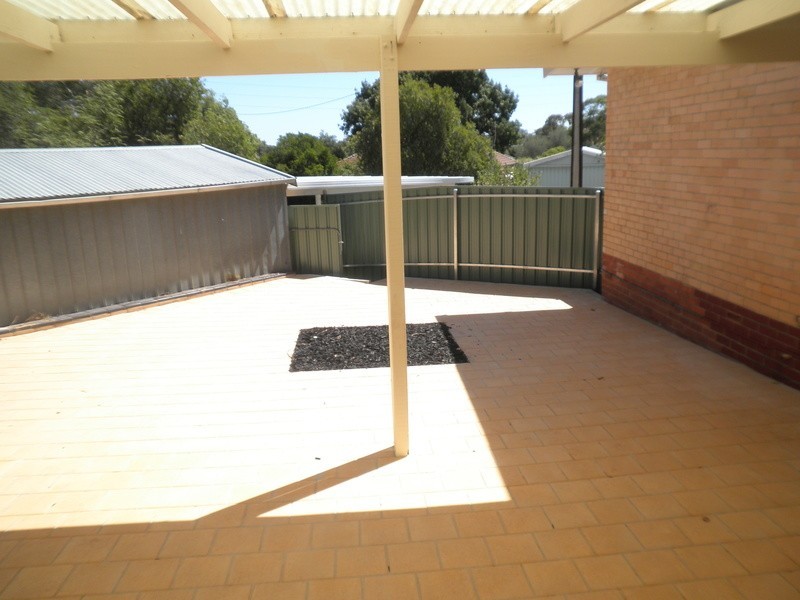 8 Yarramie Avenue, Banksia Park SA 5091