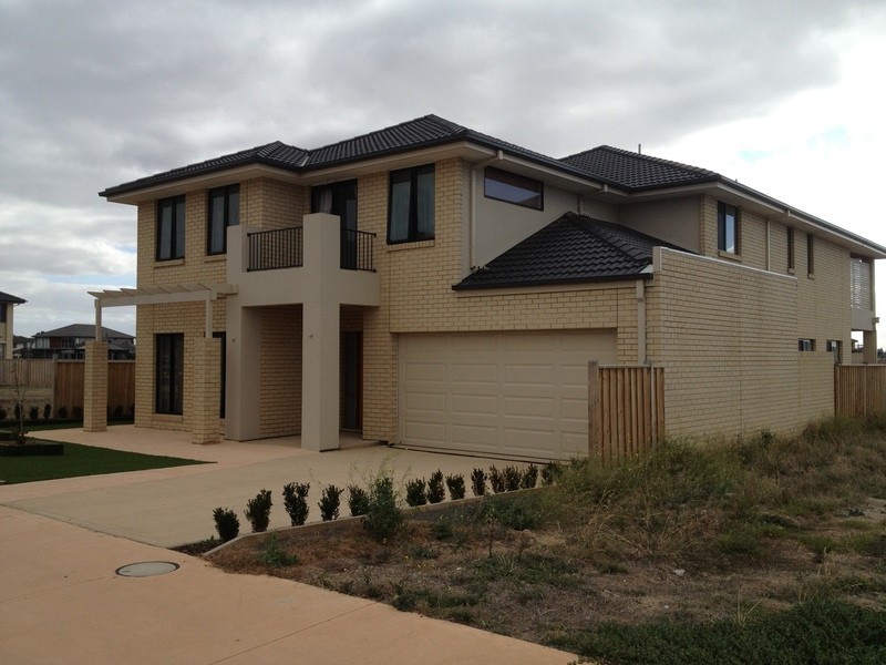 139 Sanctuary Lakes South Bvd, Point Cook VIC 3030