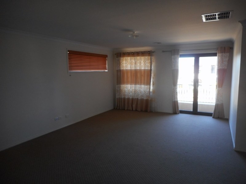 139 Sanctuary Lakes South Bvd, Point Cook VIC 3030