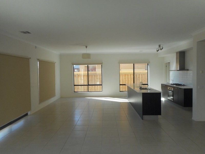 139 Sanctuary Lakes South Bvd, Point Cook VIC 3030