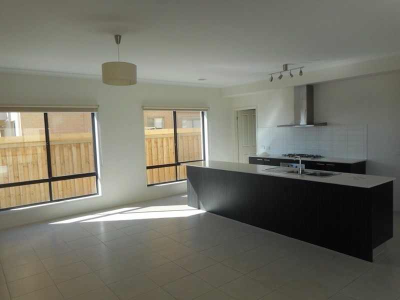 139 Sanctuary Lakes South Bvd, Point Cook VIC 3030