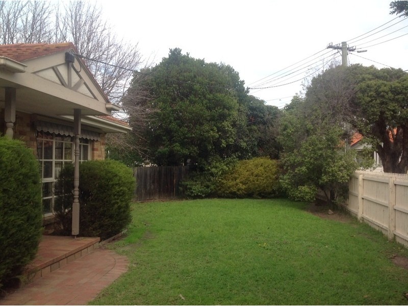 2/2 Lagnicourt Street, Hampton VIC 3188