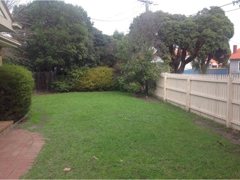 2/2 Lagnicourt Street, Hampton VIC 3188