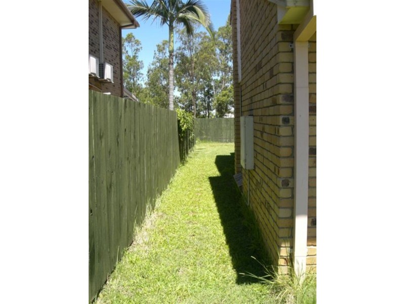 4 Alcheringa place, Robertson QLD 4109
