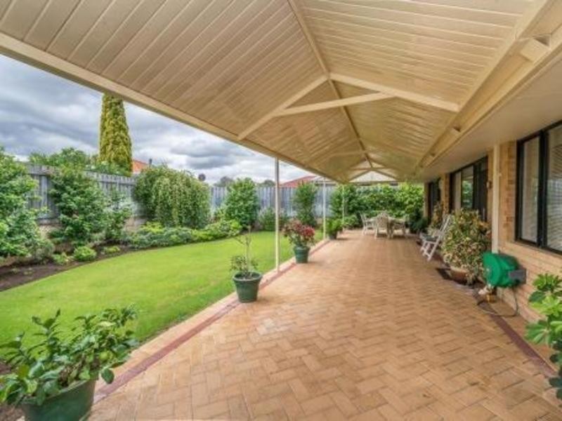 9 Bethany Gardens, Iluka WA 6028