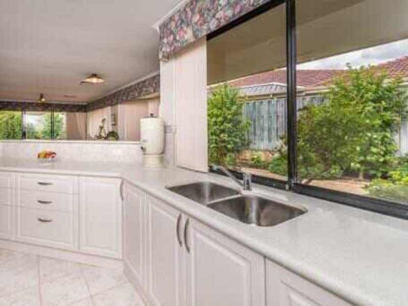 9 Bethany Gardens, Iluka WA 6028