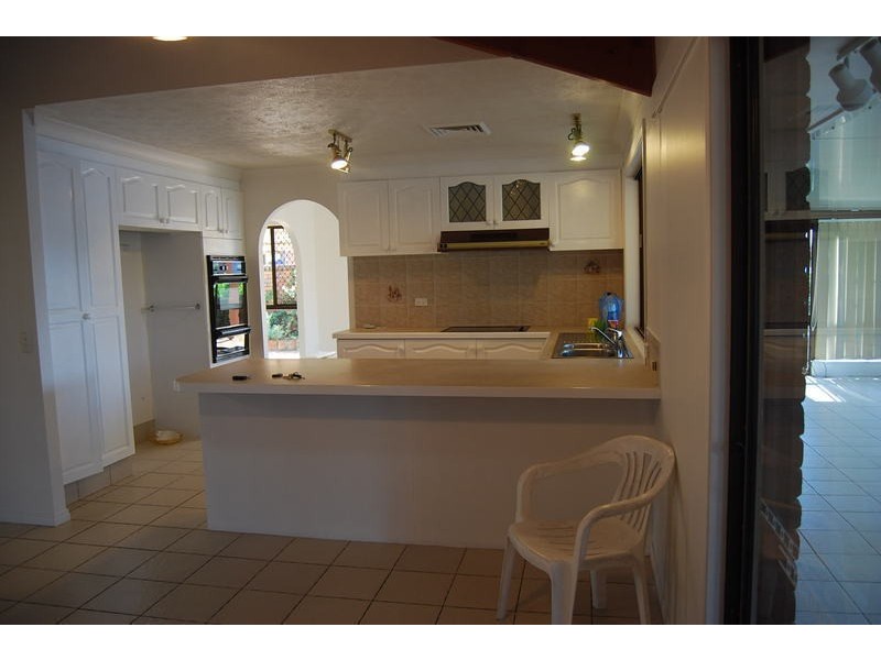 20 Compass Court, Mermaid Waters QLD 4218