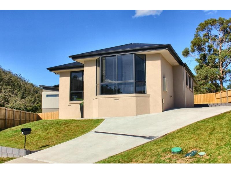 11 Piccolo Crt, Mornington TAS 7018