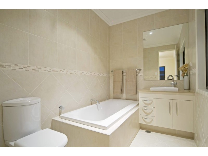 27 Windward Place, Jacobs Well QLD 4208