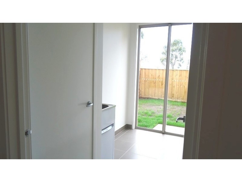 35 Broadbeach Circuit, Point Cook VIC 3030