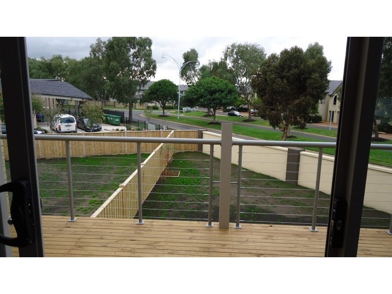 35 Broadbeach Circuit, Point Cook VIC 3030