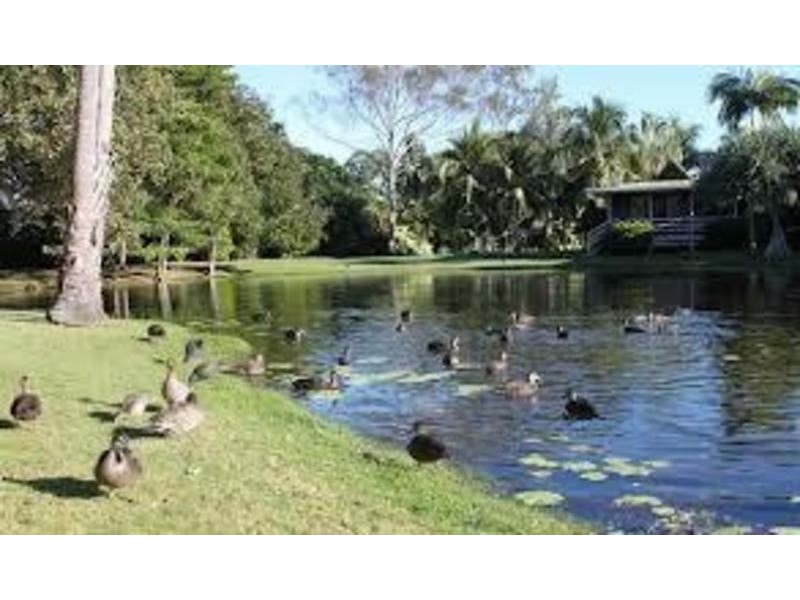 35 Broadbeach Circuit, Point Cook VIC 3030