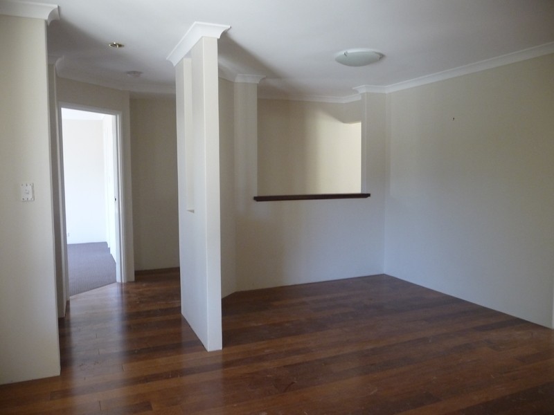 3/71 Henley Street, Como WA 6152