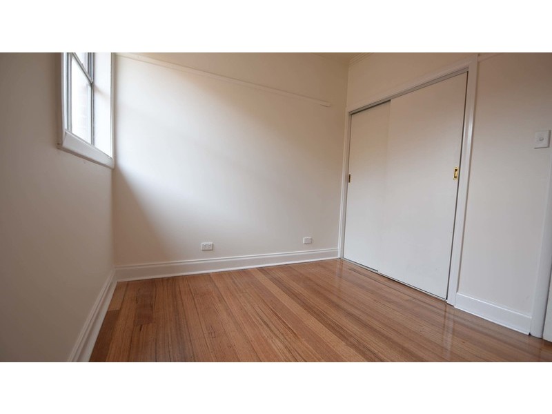 18 Locksley Avenue, Reservoir VIC 3073